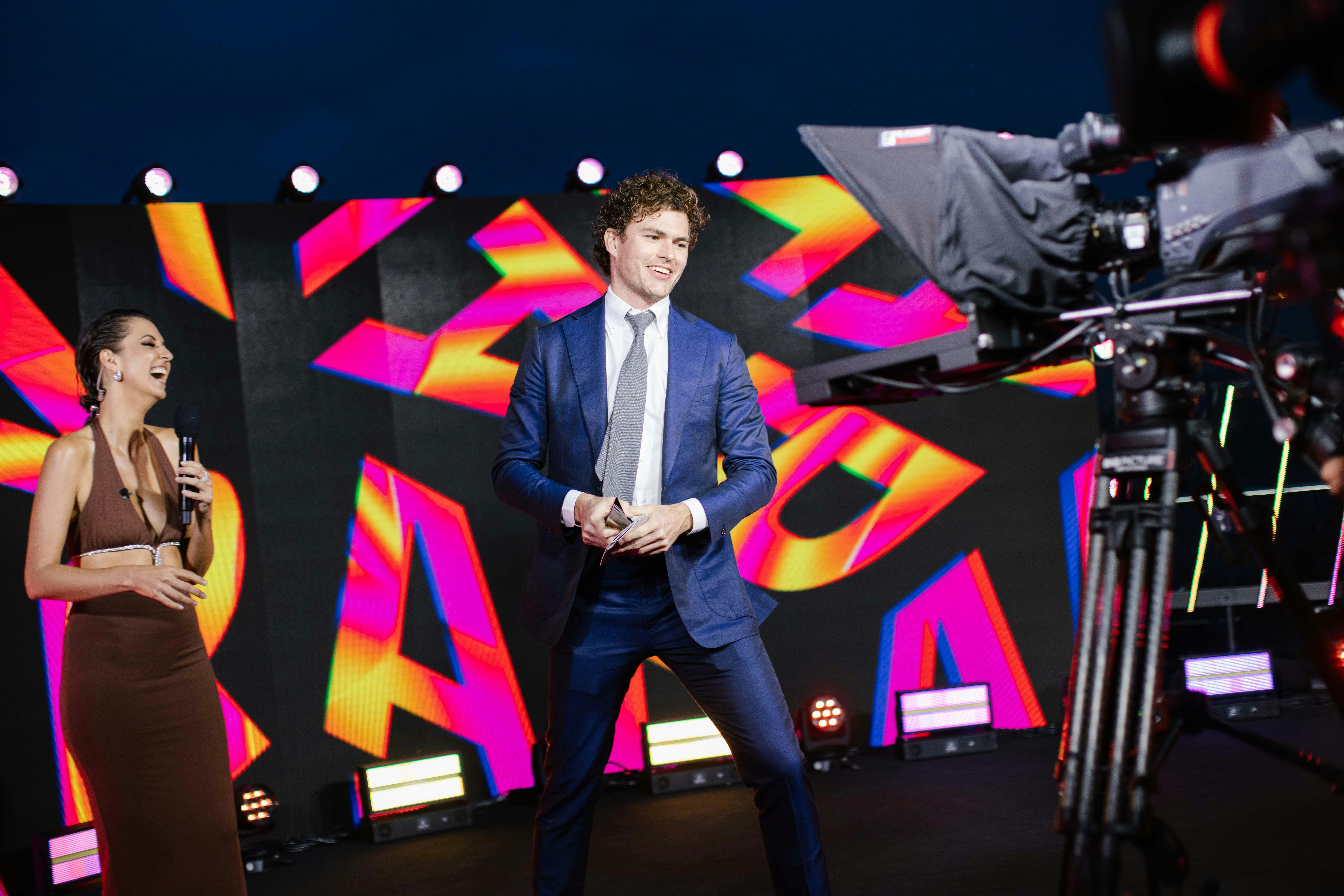 Vance Joy interrupts proceedings 