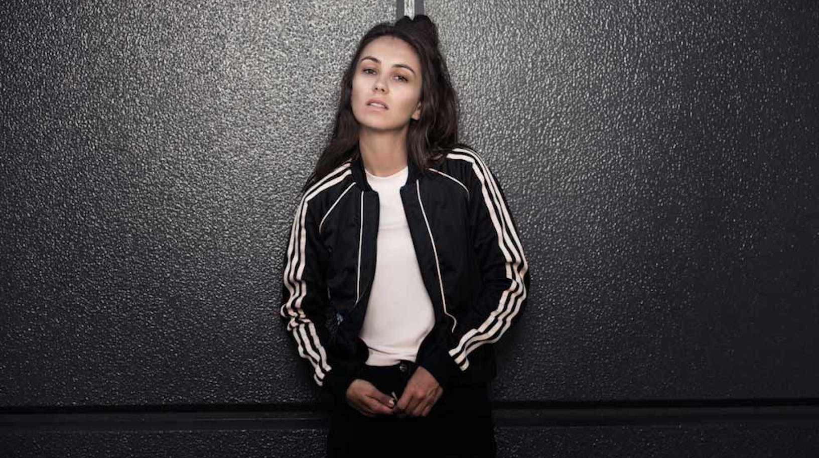 Amy Shark debuts at #1 on the ARIA Albums Chart