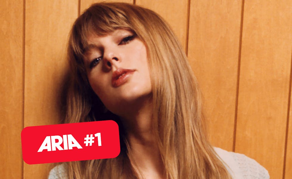 Taylor sweeps the record