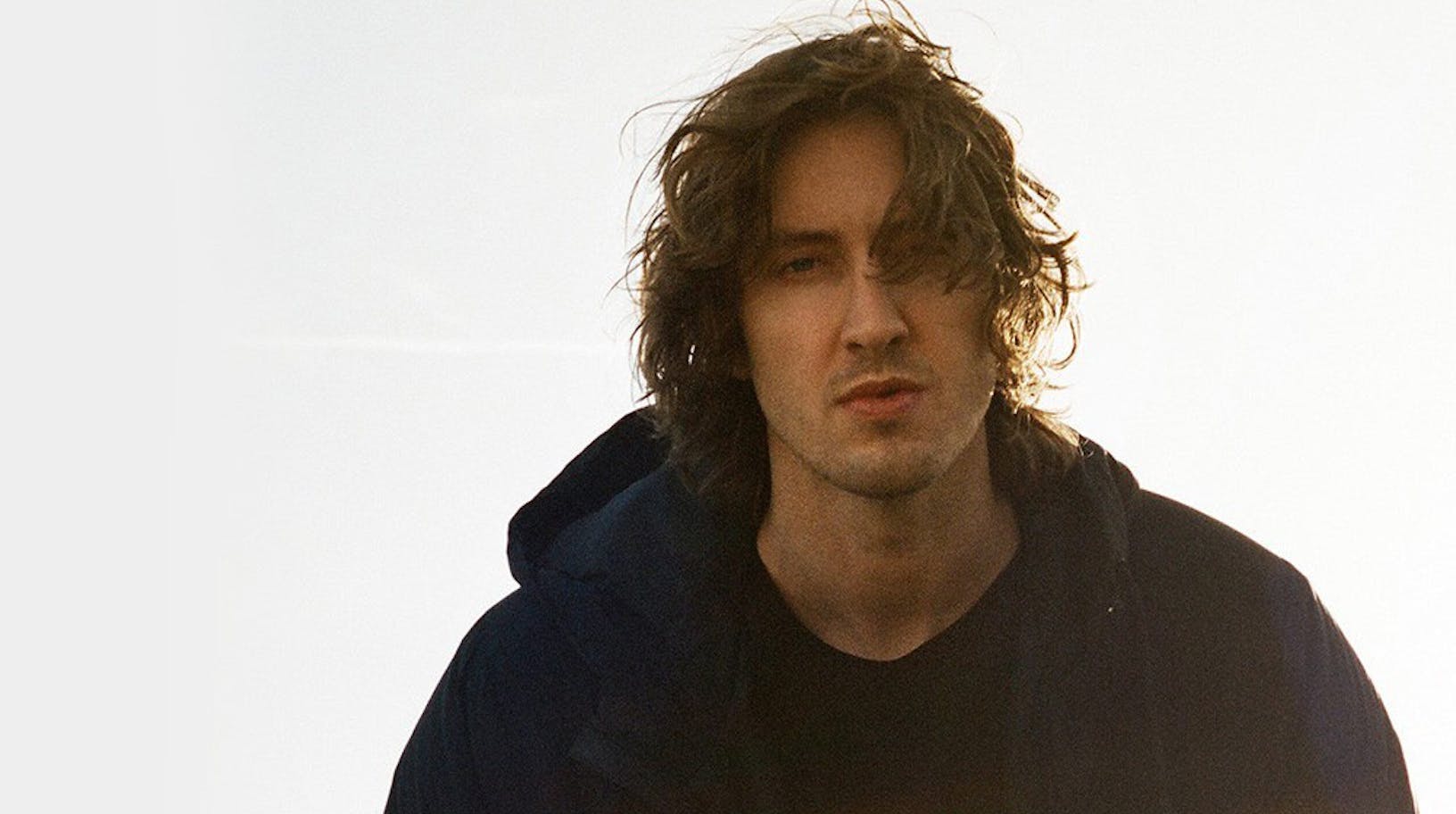 Be Alright by Dean Lewis holds #1 for fourth week Be Alright by Dean Lewis holds #1 for fourth week