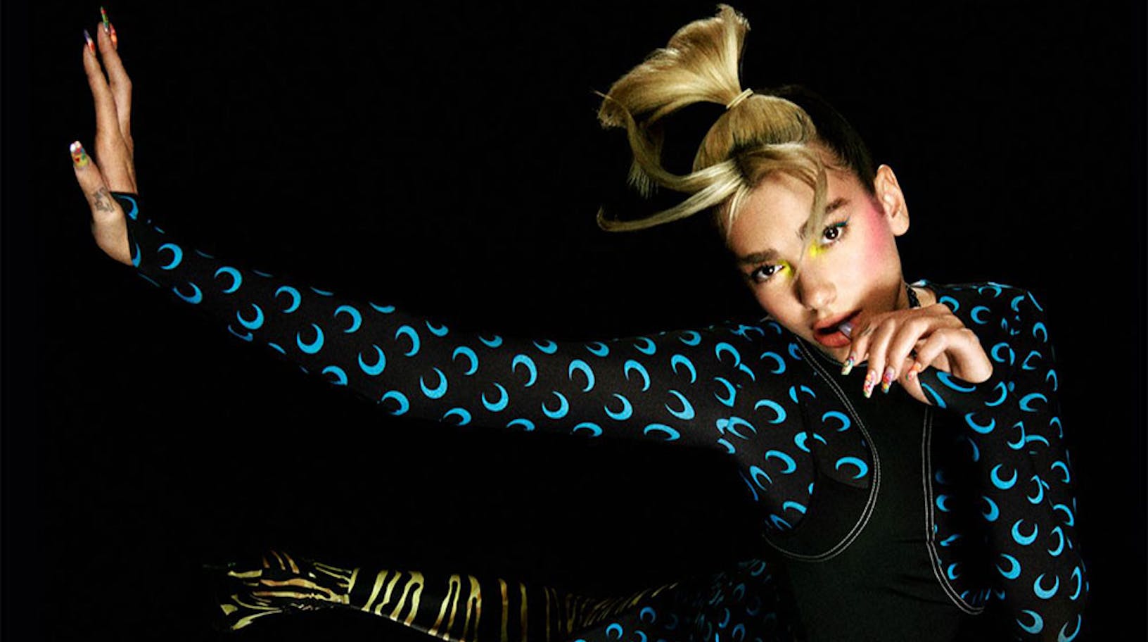 Dua Lipa hits #1 with Future Nostalgia Dua Lipa hits #1 with Future Nostalgia