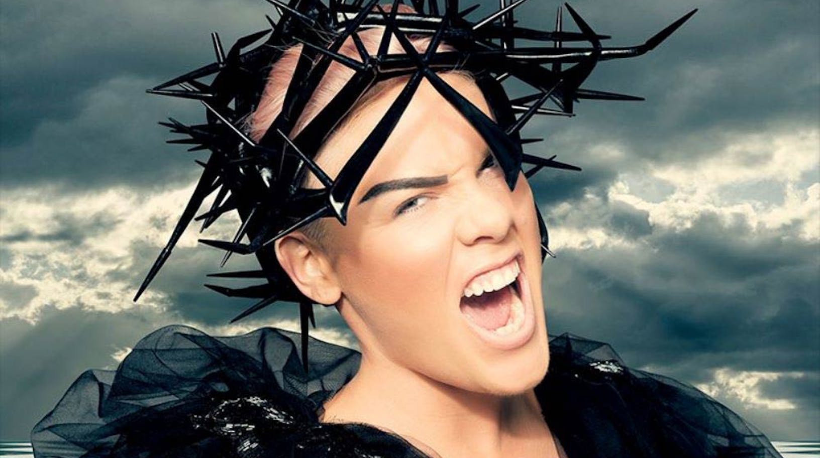 P!nk scores eighth #1 single