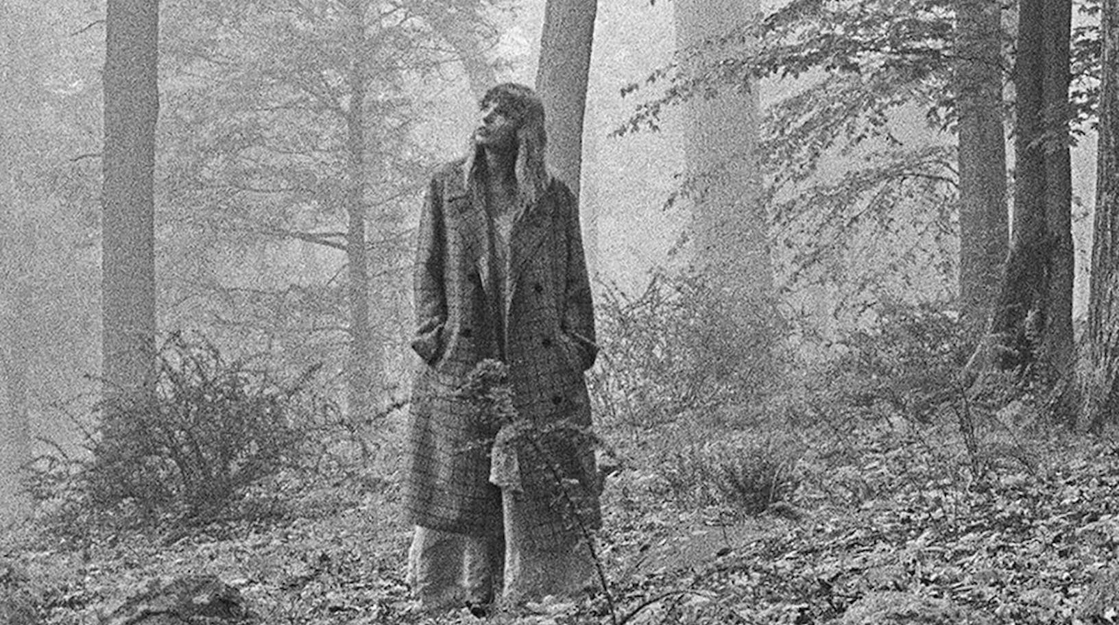 Taylor Swift claims sixth #1 album with folklore Taylor Swift claims sixth #1 album with folklore