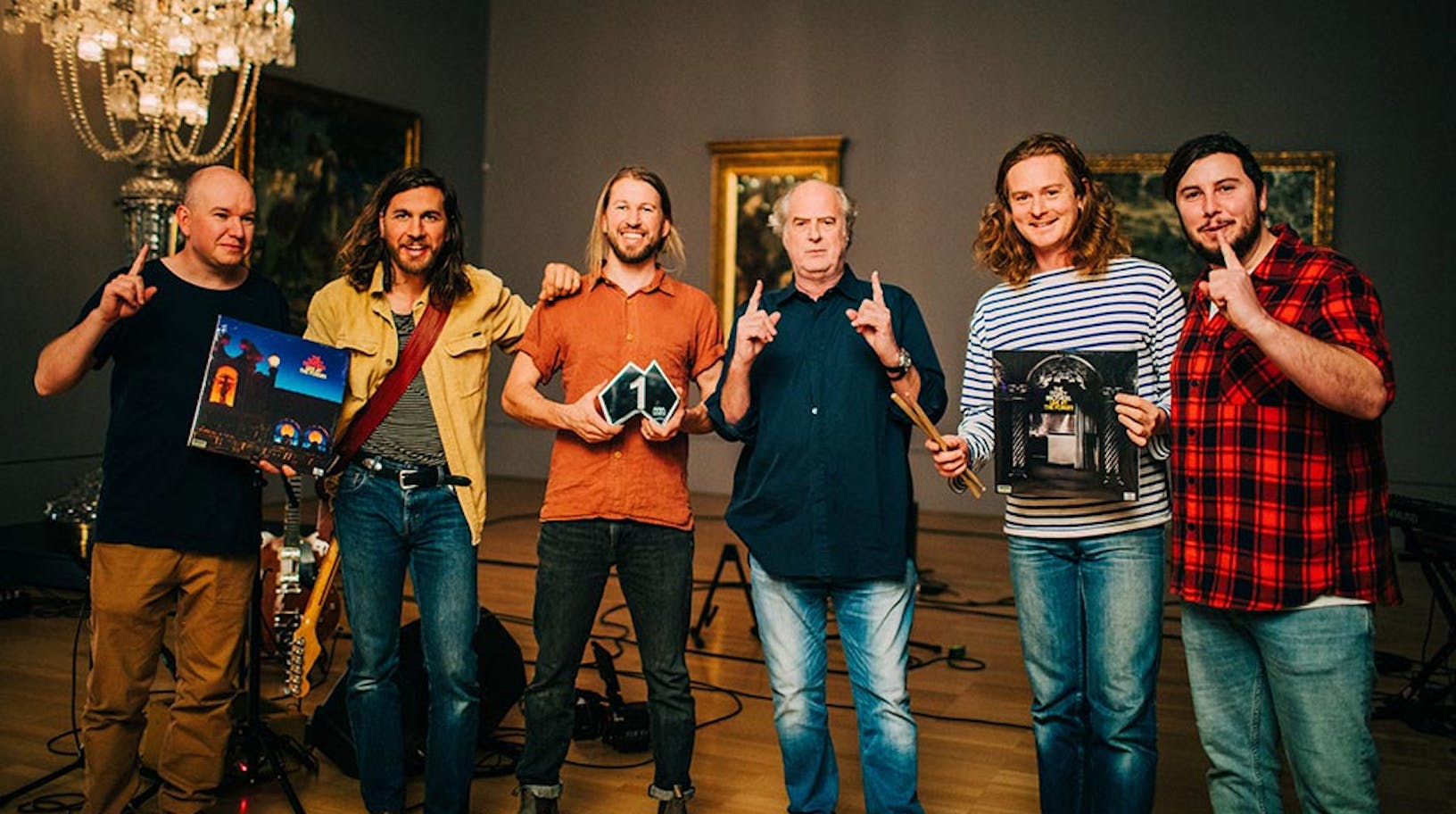 #1 debut for Melbourne's Teskey Brothers